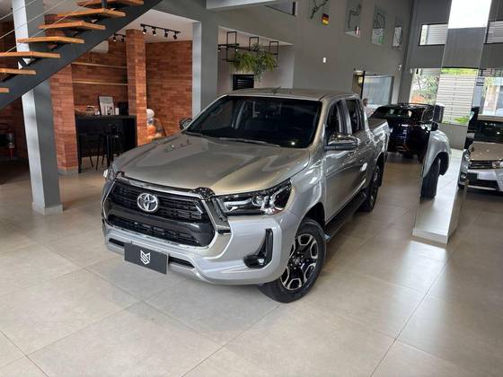 TOYOTA HILUX 2.8 D-4D TURBO DIESEL CD SRV 4X4 AUTOMÁTICO